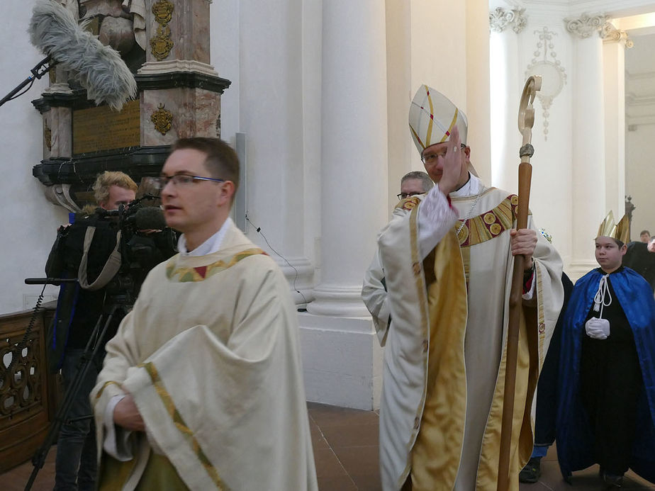 Aussendung der Sternsinger im Hohen Dom zu Fulda (Foto: Karl-Franz Thiede)